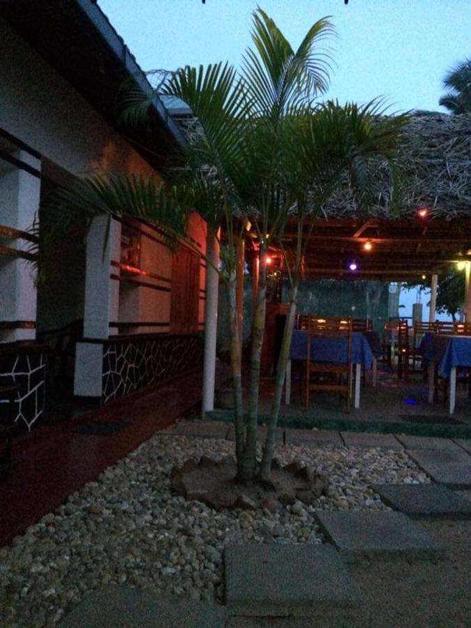 Viraj'S Garden Hotel แทนกาลเล ภายนอก รูปภาพ