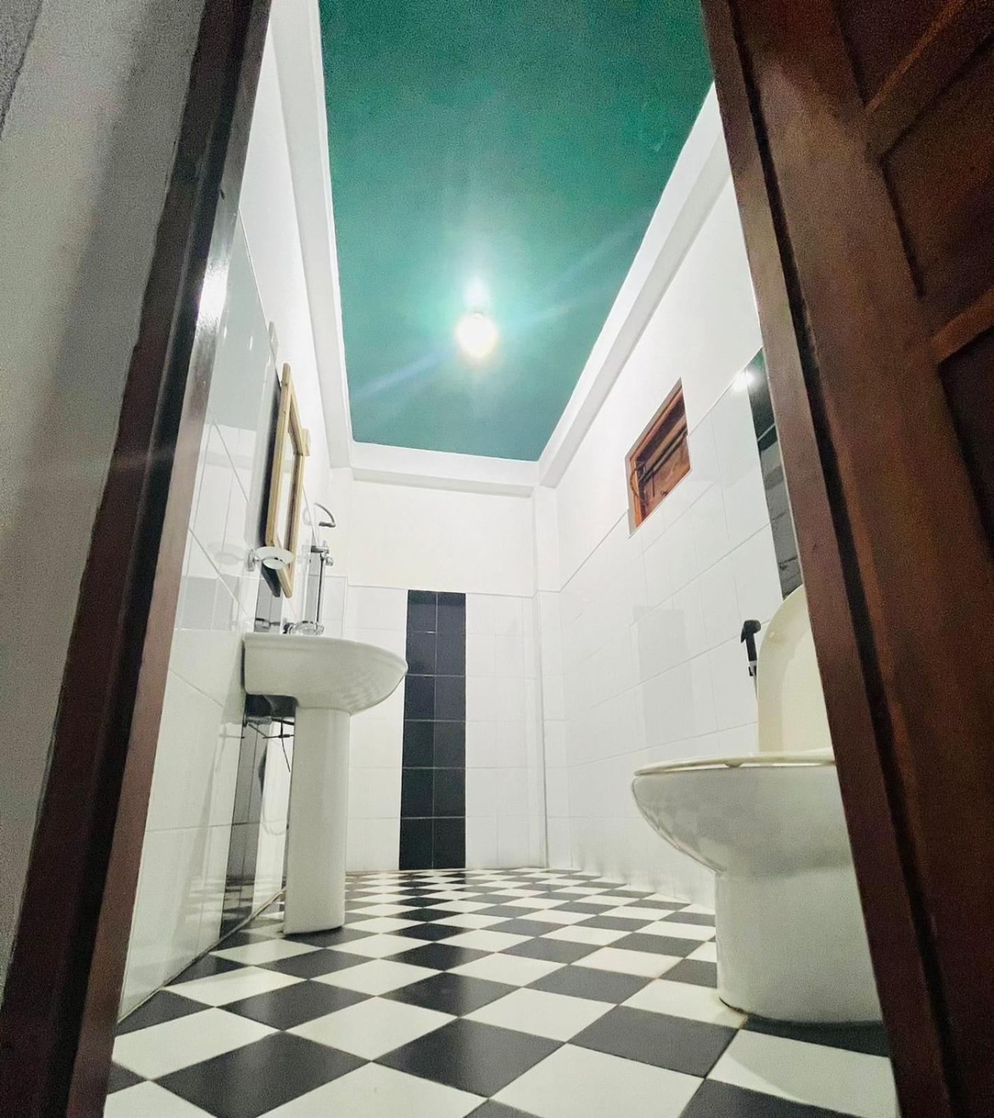 Viraj'S Garden Hotel แทนกาลเล ภายนอก รูปภาพ